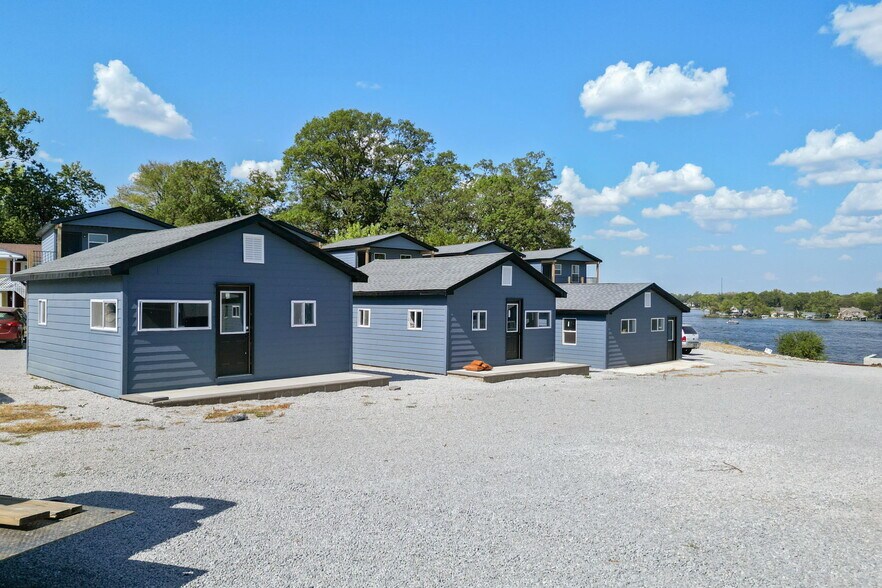 More Photos Of 4983 E Indiana Beach Rd, Monticello Hotel For Sale