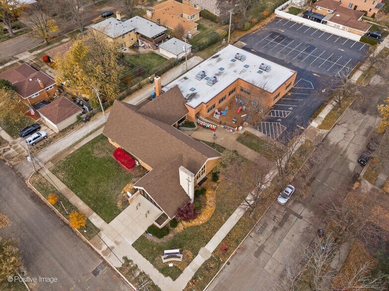 More Photos Of 9000 Kildare Ave, Skokie Specialty For Sale