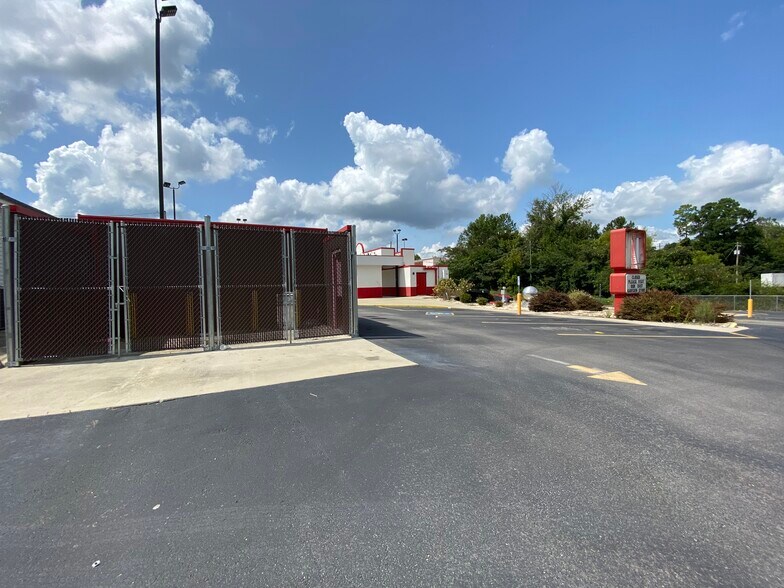 More Photos Of 3329 Rainbow Dr, Rainbow City Fast Food For Sale