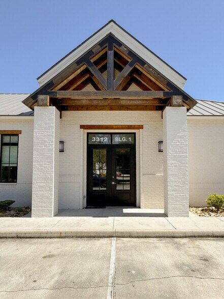 More Photos Of 3312 Kaliste Saloom Rd, Lafayette Office For Sale