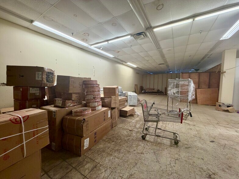 More Photos Of 5068 W Colonial Dr, Orlando Storefront For Sale