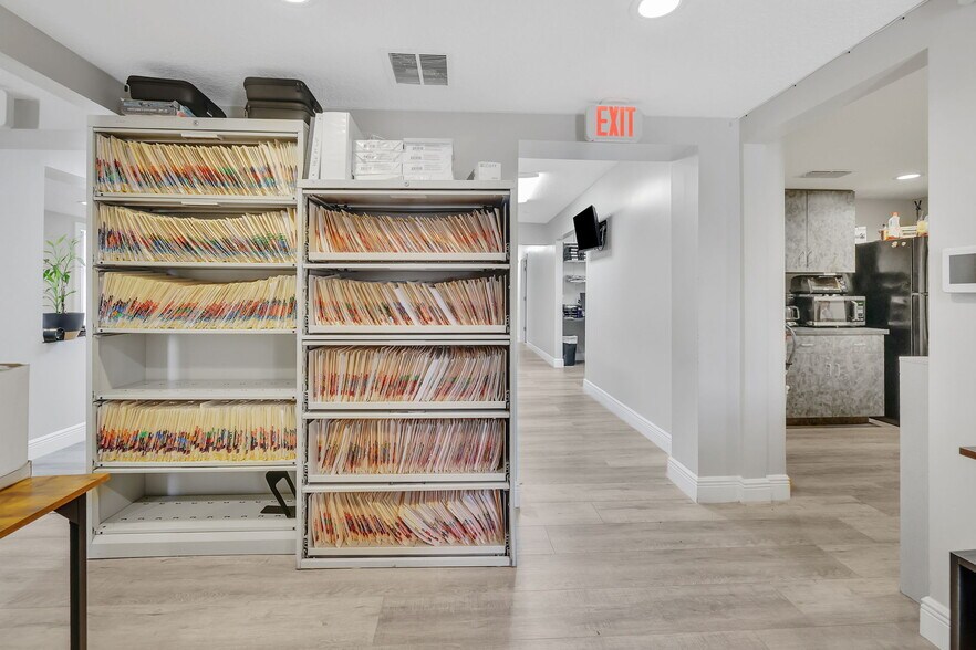 More Photos Of 6640 W 103rd St, Jacksonville Office For Sale