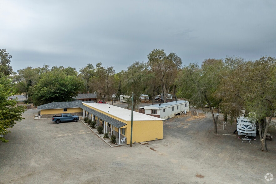 More Photos Of 55 Cornell Ave, Lovelock Hotel For Sale