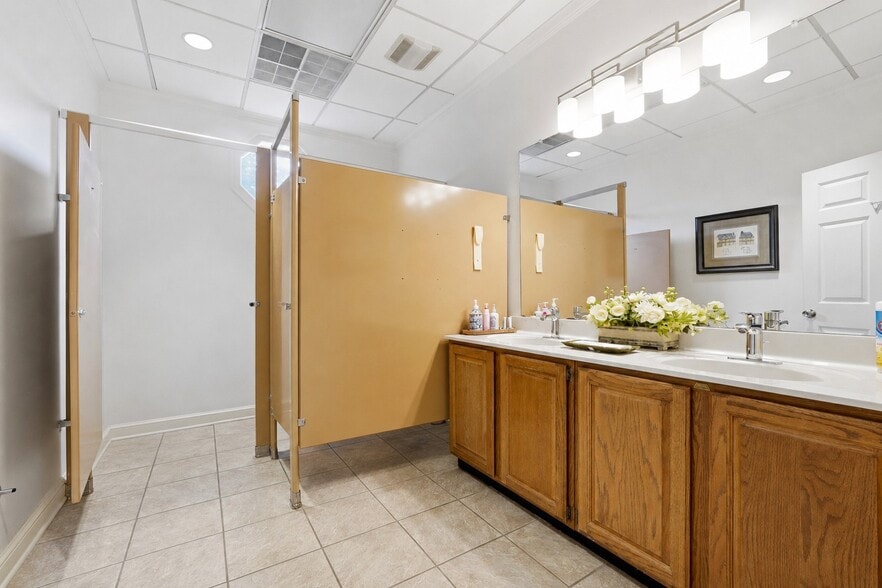 More Photos Of 3103 Medlock Bridge Rd, Norcross Office For Sale