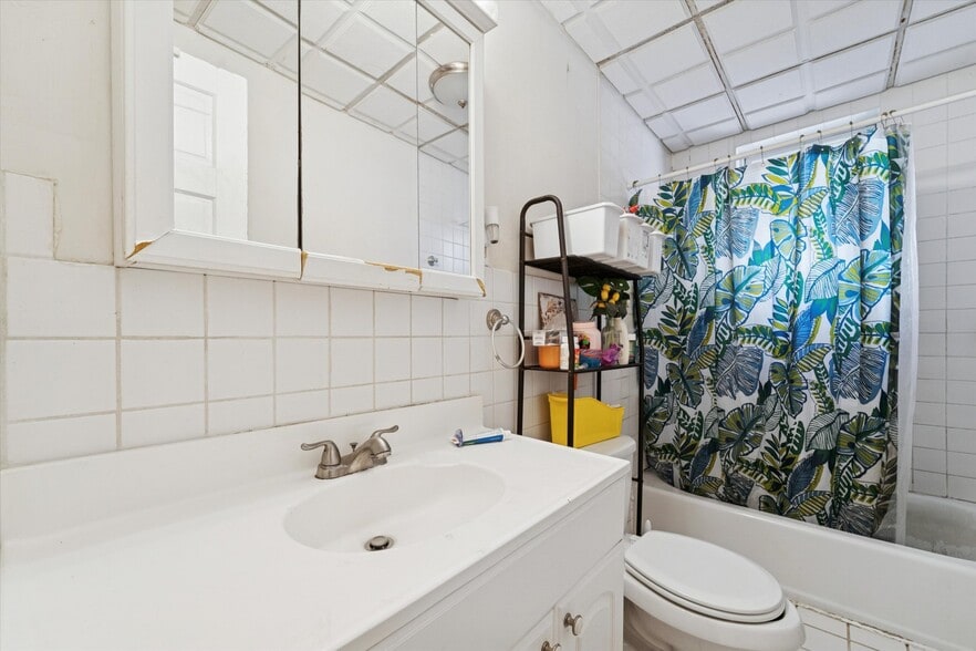 More Photos Of 222 Lippincott Ave, Ardmore Apartments For Sale