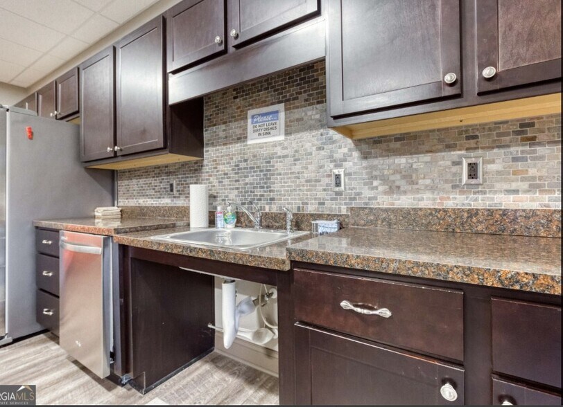 More Photos Of 1958 Youth Monroe Rd, Monroe Medical For Sale