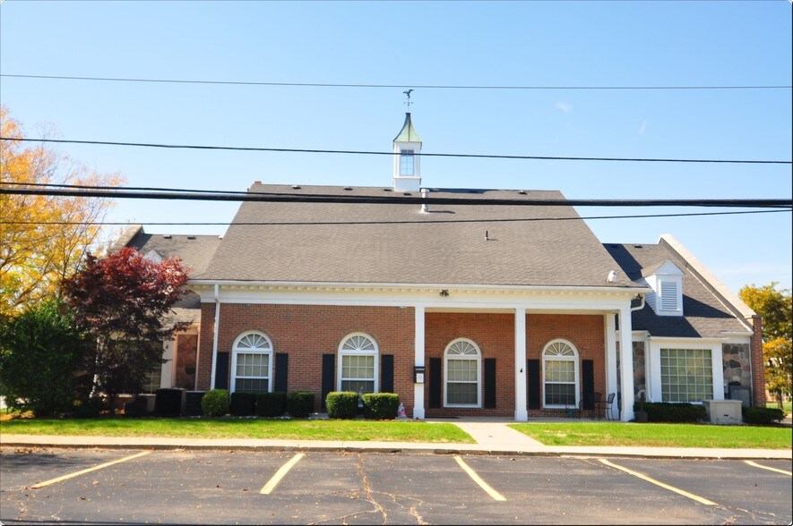 More Photos Of 4700 Rochester Rd, Troy Medical For Lease