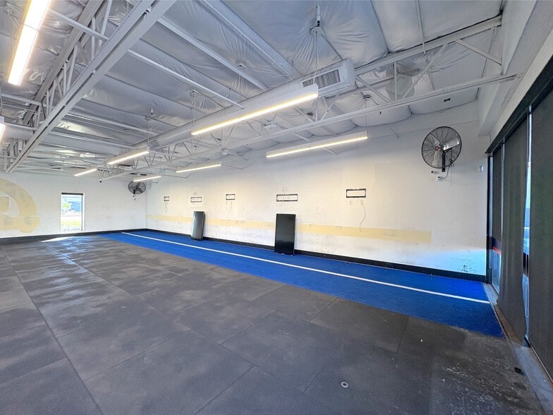 More Photos Of 3844 N 32nd St, Phoenix Storefront Retail Office For Lease