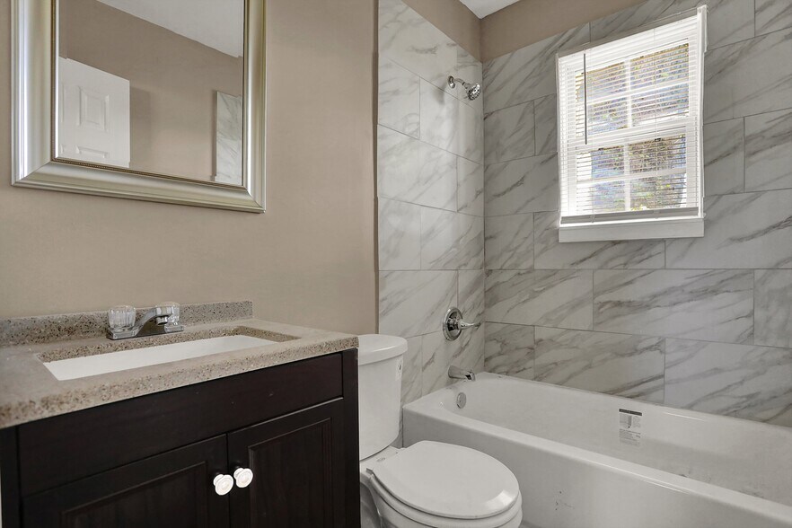 More Photos Of 1572 Hanauer St, Memphis Apartments For Sale