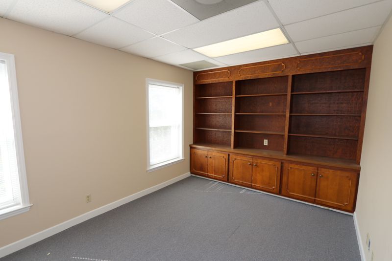 More Photos Of 400 Pelham Rd, Greenville Office For Lease