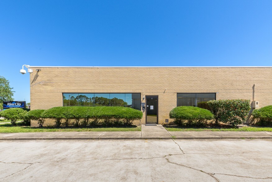 More Photos Of 5018 Spring Park Rd, Jacksonville Office For Lease