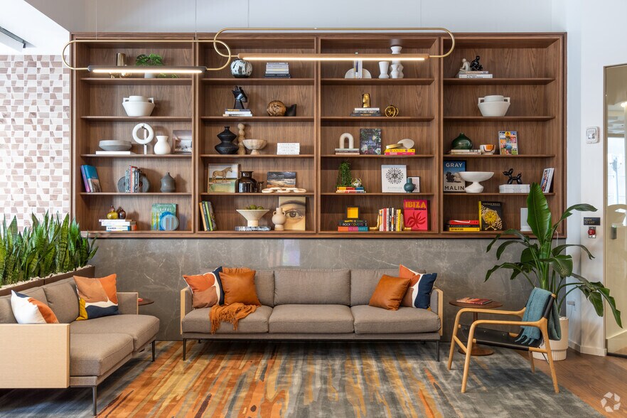 More Photos Of 845 Texas Ave, Houston Office For Lease