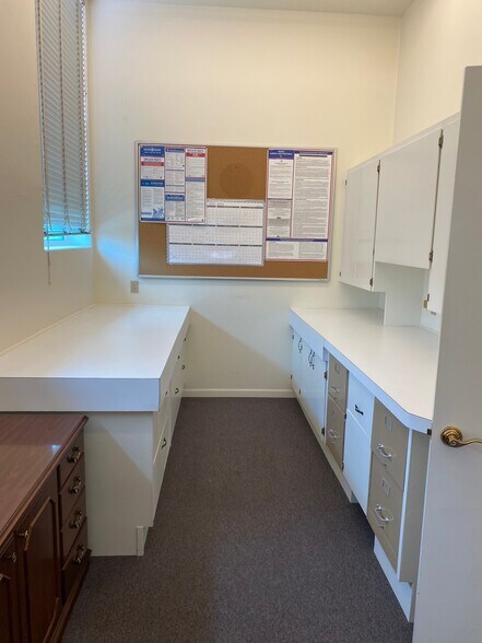 More Photos Of 834 3rd St, Rosenberg General Retail For Lease
