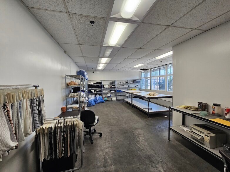 More Photos Of 1615 McGarry St, Los Angeles Warehouse For Lease