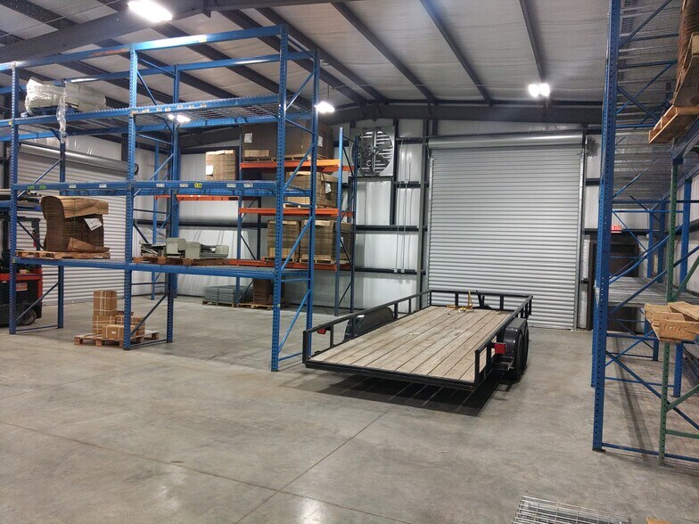 More Photos Of 4300 Mackinnon Industrial Pky, Mobile Distribution For Lease