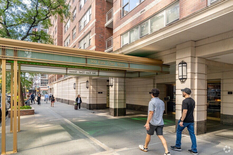 More Photos Of 360 E 72nd St, New York Apartments For Sale