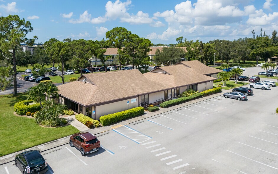 More Photos Of 12734 Kenwood Ln, Fort Myers Medical For Lease