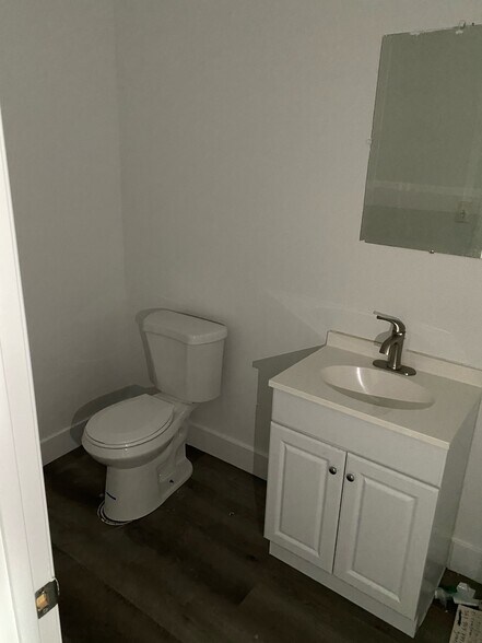 More Photos Of 2550-2564 Zoe Ave, Huntington Park Freestanding For Lease