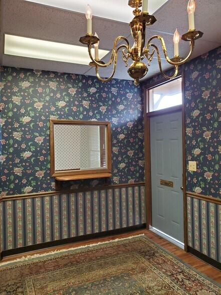 More Photos Of 1919 Boulevard St, Greensboro Office For Lease