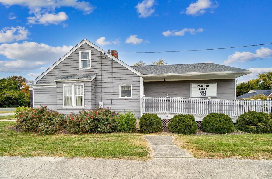 Primary Photo Of 5160 Winton Rd, Fairfield Freestanding For Sale