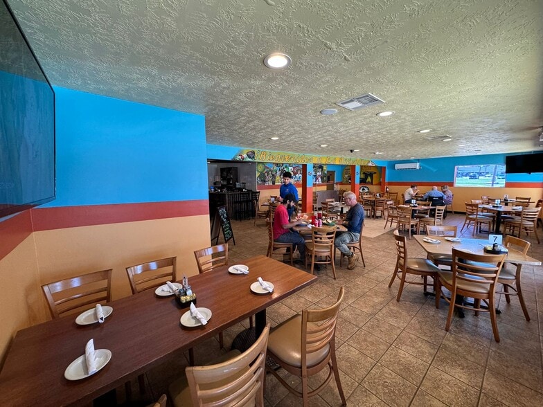 More Photos Of 1410 1st St E, Humble Restaurant For Sale