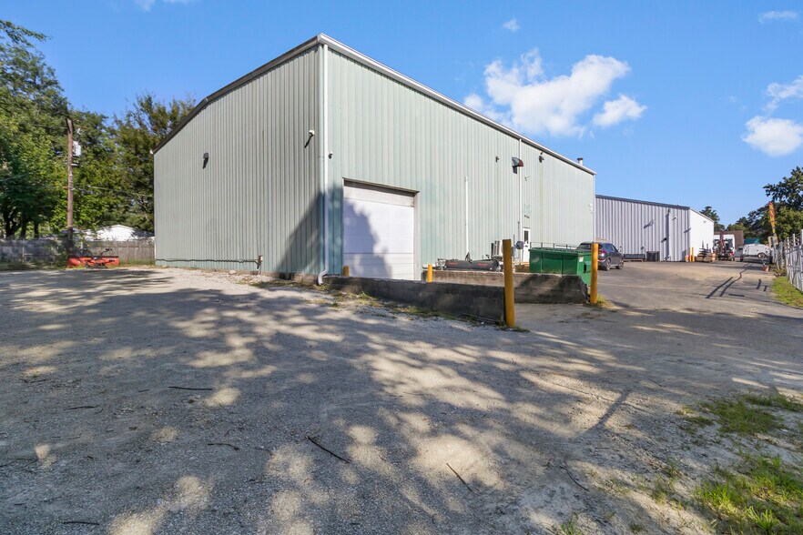 More Photos Of 722 Ketcham St, Indianapolis Warehouse For Sale