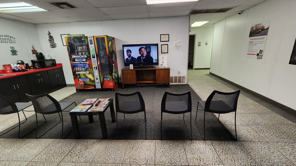 More Photos Of 3915 W Wall St, Midland Auto Dealership For Sale