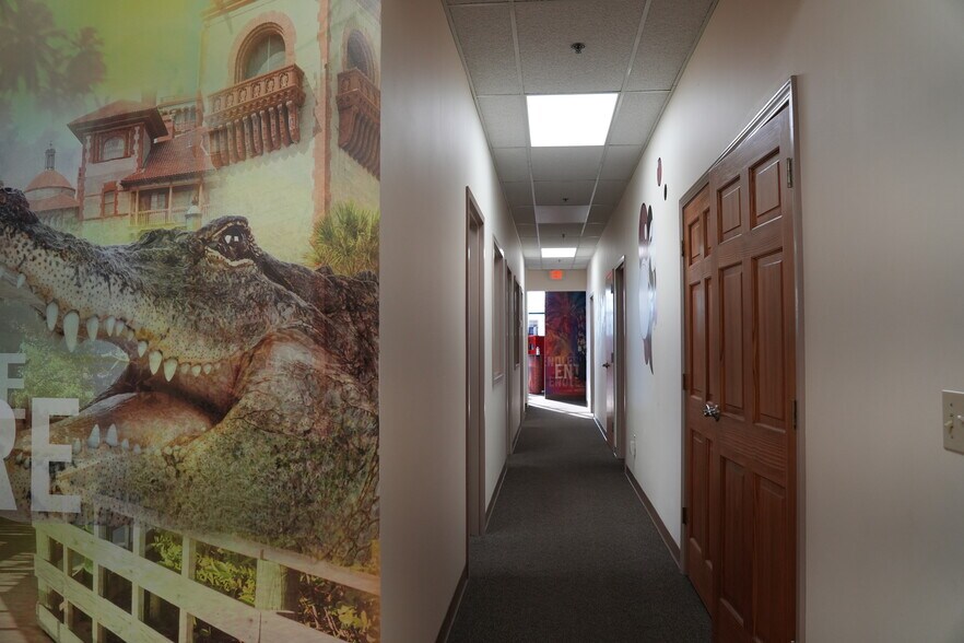 More Photos Of 4498 Vineland Rd, Orlando Flex For Lease