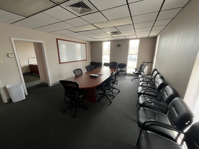 More Photos Of 5700 Logan St, Denver Office For Lease