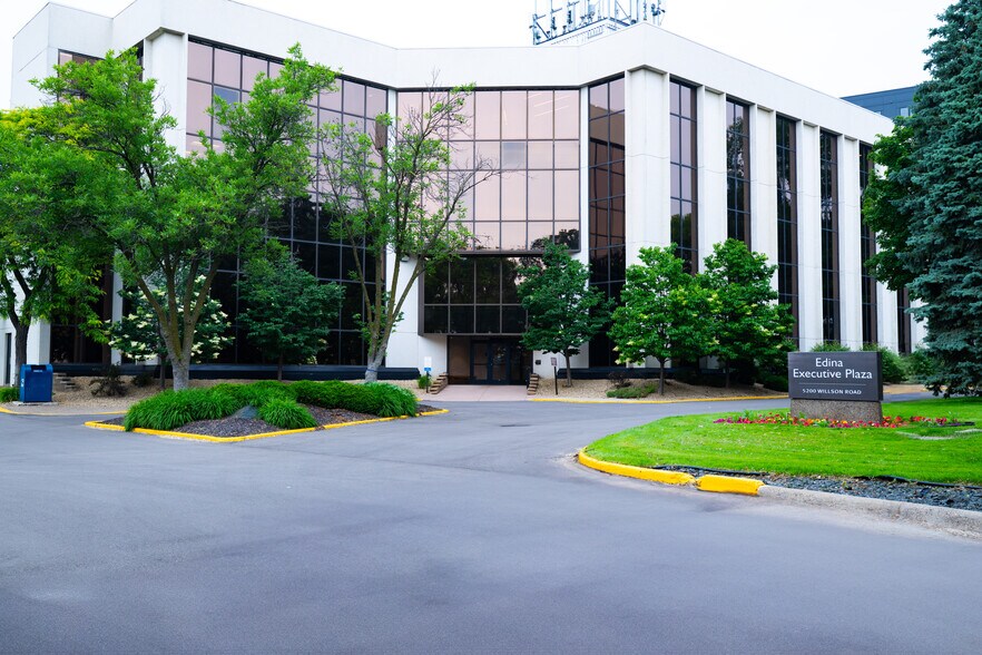 More Photos Of 5200 Willson Rd, Edina Coworking Space