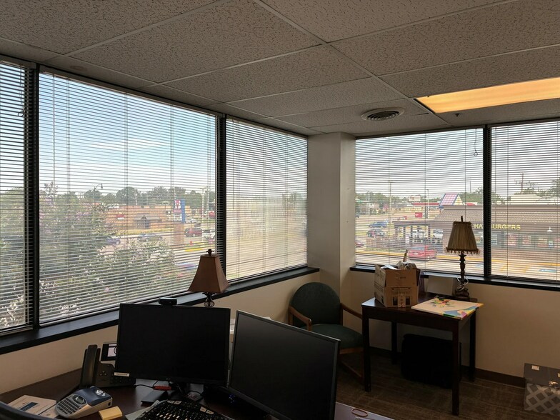More Photos Of 1125 N Porter Ave, Norman Medical For Sale