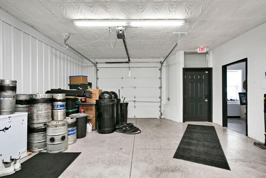 More Photos Of 120 M.L.K. ave, Lebanon Bar For Sale
