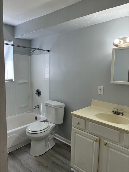 More Photos Of 4908 Northcutt Pl, Dayton Apartments For Sale