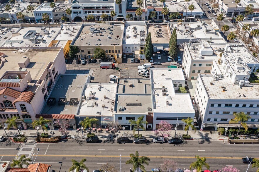 More Photos Of 351-355 N Canon Dr, Beverly Hills Storefront Retail Office For Lease