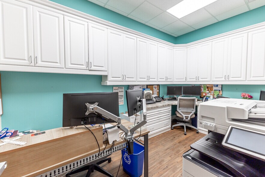 More Photos Of 809 County Road 466, Lady Lake Medical For Sale