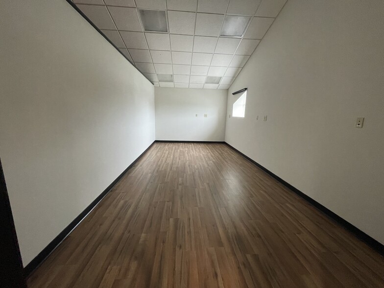 More Photos Of 4405 Dorchester Rd, Charleston Freestanding For Lease