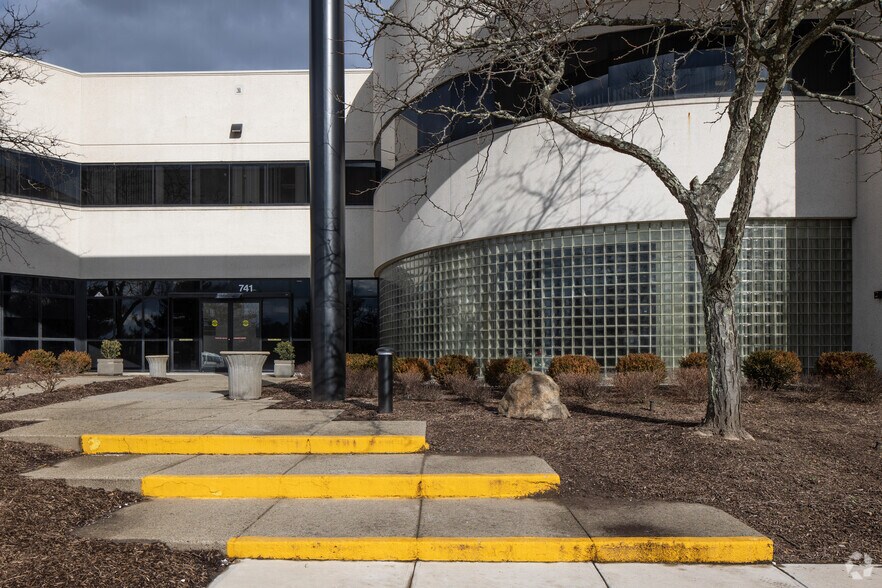 More Photos Of 741 Northfield Ave, West Orange Medical For Lease