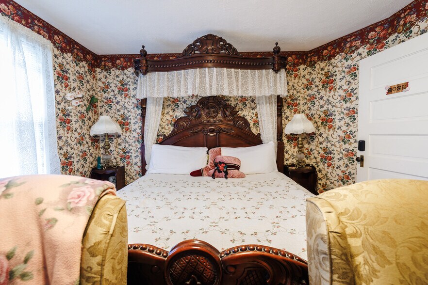 More Photos Of 215 E French Ave, Orange City Hospitality For Sale
