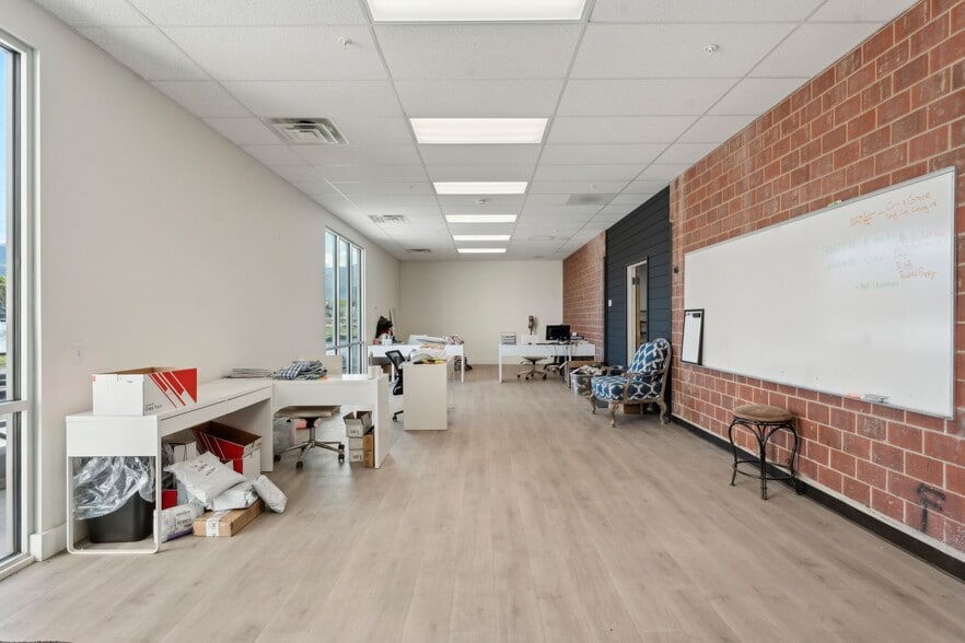 More Photos Of 999 W 1500 S, Woods Cross Warehouse For Lease