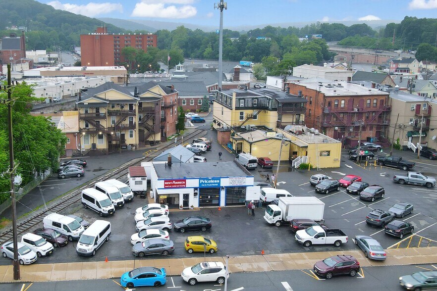 More Photos Of 33 N Morris St, Dover Auto Repair For Sale