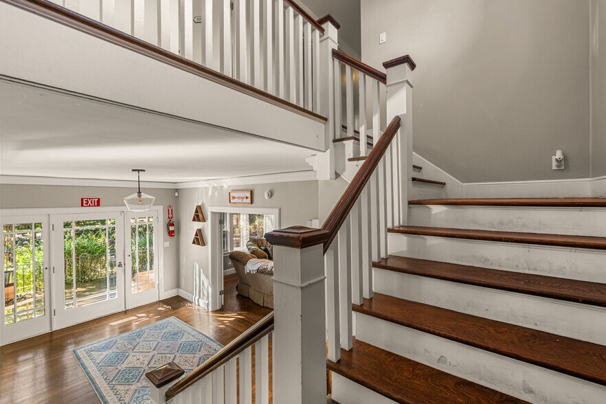 More Photos Of 320 Taylor Rd, Newcastle Specialty For Sale