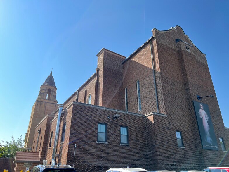 More Photos Of 5212 W Agatite Ave, Chicago Religious Facility For Sale