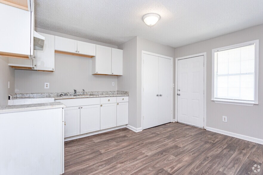 More Photos Of 1008 Blakely Ct, Albany Multifamily For Sale
