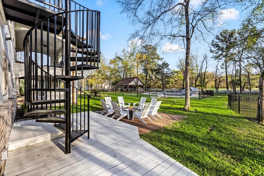 More Photos Of 8811 West Ln, Magnolia Office For Sale