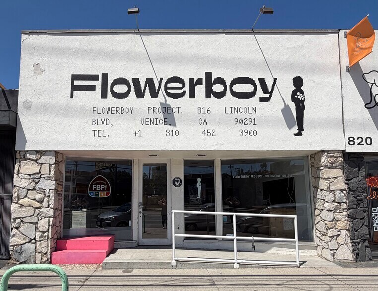 More Photos Of 816 Lincoln Blvd, Venice Storefront For Lease