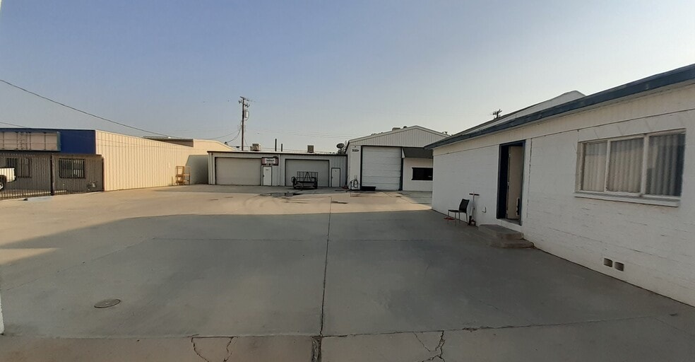More Photos Of 3531-3533 Brian Way, Bakersfield Warehouse For Sale
