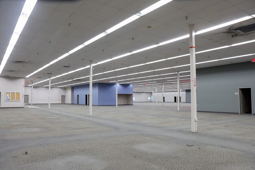 More Photos Of 3943 Denny Ave, Pascagoula General Retail For Lease