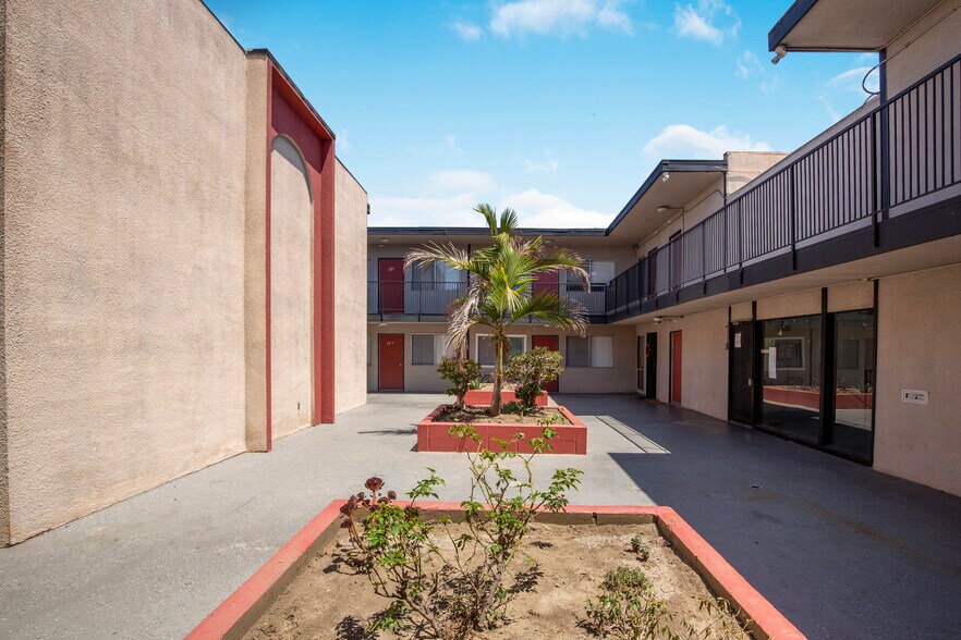 More Photos Of 14031 Cerise Ave, Hawthorne Apartments For Sale