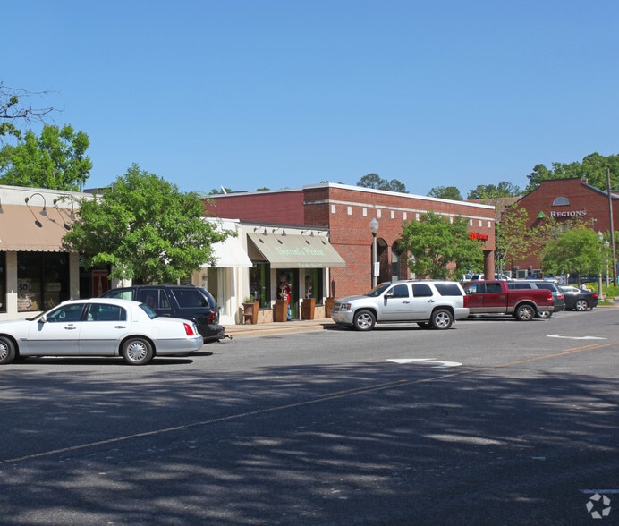 More Photos Of 53 Church St, Birmingham Storefront For Lease
