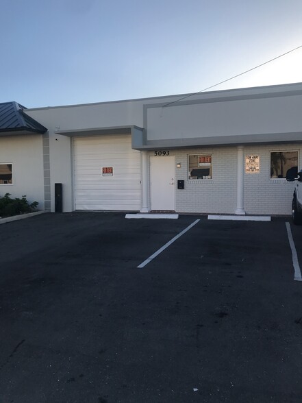 Primary Photo Of 5093-5095 NE 12th Ave, Oakland Park Warehouse For Lease